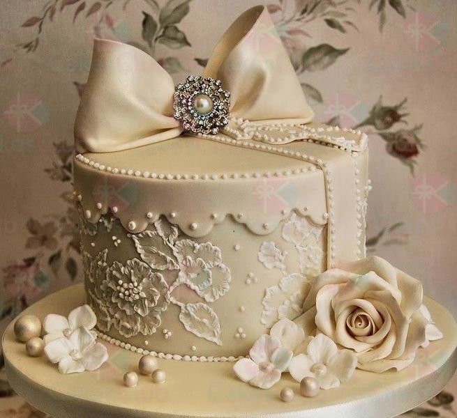 Бежевые свадебные торты - A2767