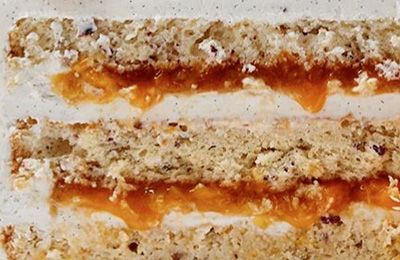 Торт медовый абрикос на заказ, фото медовых бисквитных тортов в CakesClub - Медовый абрикос