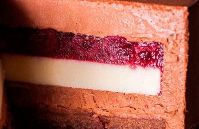 Заказать муссовый торт с вишневой начинкой для торта в кондитерском доме CakesClub - Вишня