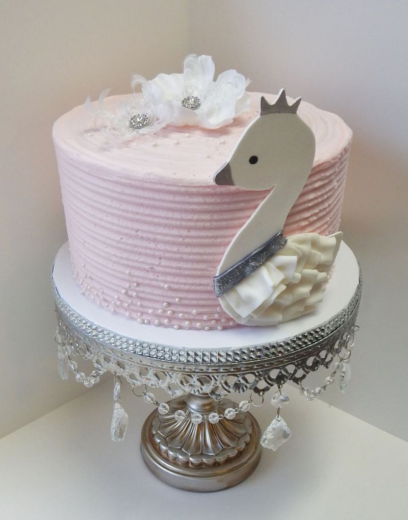 Свадебные торты с лебедями - a1140