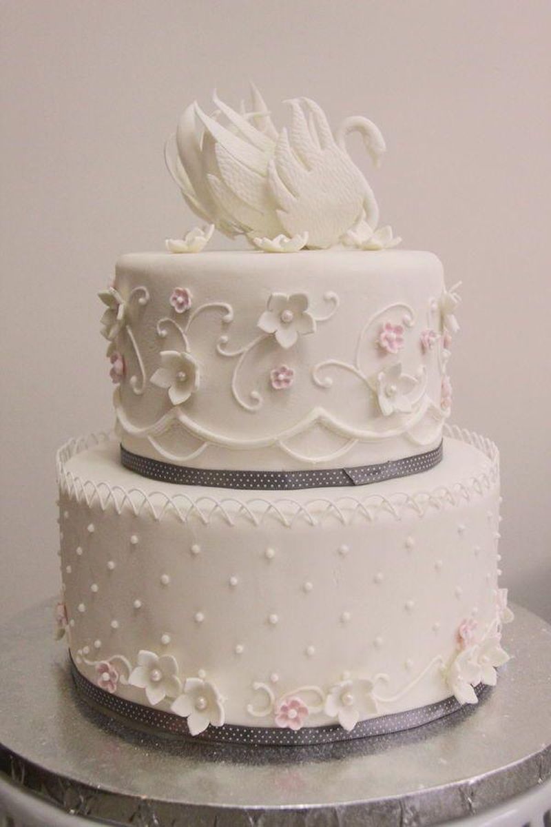 Свадебные торты с лебедями - a1141